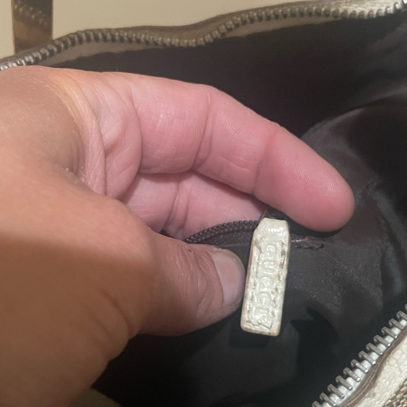 Vintage Gucci Neutral Canvas and White Leather Hobo/Shoulderbag - Picture 9 of 13